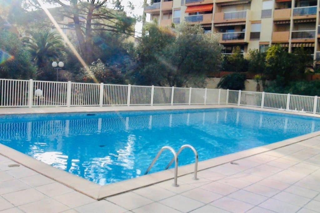 Studio Centre De Hyeres Pour 4 Personnes Piscine Et Tennis エクステリア 写真